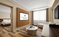 MEHOOD LESTIE Hotel (Jiangyin Nanmen Bausch & Lomb Branch) - Parking