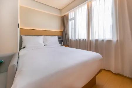 JI Hotel (Shanghai Lujiabang Road Subway Station)