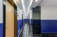 Lizhou Hotel (Gongbei Port Light Rail Station)