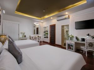 TrangTrang Premium Hotel & Sky Bar