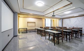 Xiangyun Hotel (Guangzhou Huadu North Railway Station)