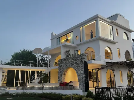 DALI Northern Tibet Hotel Отели рядом с достопримечательностью «Panxi Ferry»