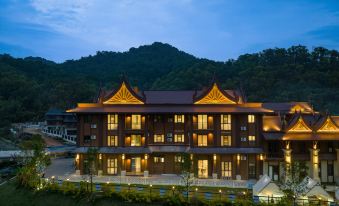 Mangshi Lanshe Time Hotel (Dai Nationality Ancient Town Branch)