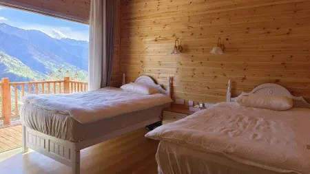 Siguniangshan Xuema Yunjian Homestay