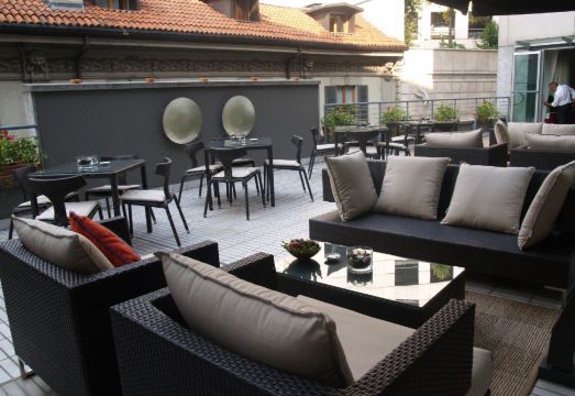 시나 더 그레이의 우아한 로비 또는 객실 내부