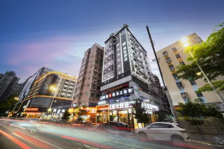 Shunyi Hotel (Shēnzhèn Běi Zhàn 6979 Shāngyè Zhōngxīn Diàn )