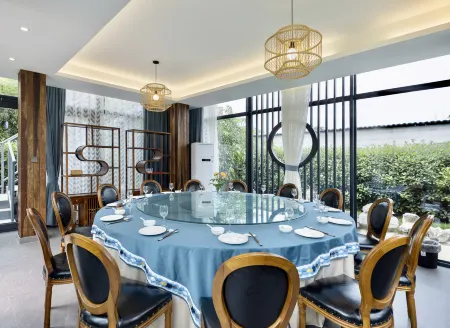 Deqing Qinzhizhu Homestay Отели рядом с достопримечательностью «Moganshan Senbo Resort Nature Park»