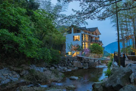 Anji Yinlingju Starry Sky Pool Light Luxury Mountain Su Отели рядом с достопримечательностью «Donglingcun»