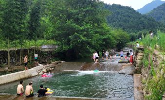 Yuzhuxi Homestay (Shanwanwan Rapids Adventure Scenic Area)
