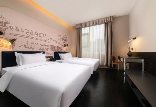 2. 칠링 타임 호텔..