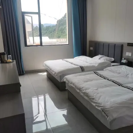 Zhayu Yiju Business Hotel