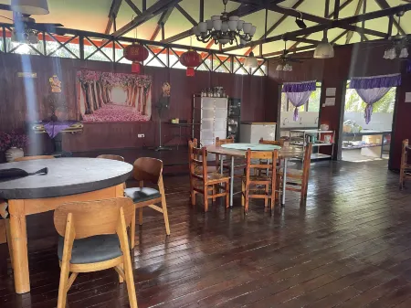 The Wizard of Oz Resort Semporna Отели рядом с достопримечательностью «Semporna Ocean Tourism Centre»