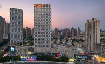 Jinjiang Metropolis Hotel (Subway Station, Wanda Baobao Park, Baohe, Hefei)