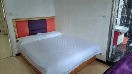 Hanchuan Meteor Shower Hotel Отели рядом с достопримечательностью «Xinhe Ancient Town»