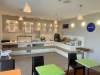 Holiday Inn Express MARSEILLE AIRPORT by IHG - breakfast