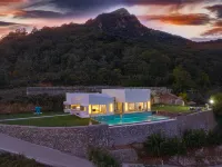 Qianshan·Senyu·Designer Wild Luxury B&B (Tianjin Jizhou Panshan Branch) Hotel a Tianjin
