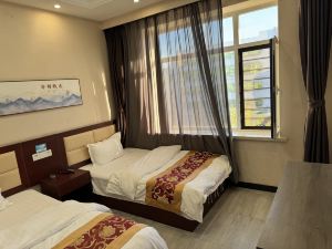 Linghai Haolai Business Hotel