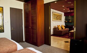 Hotel Palm Royal Naha Kokusai Street - Housity