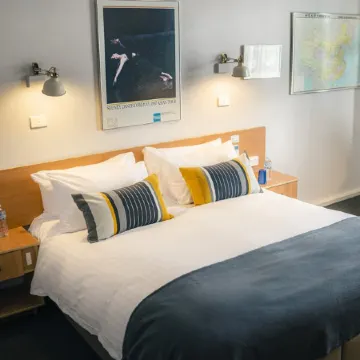 The Oriana Orange - Retro Hotel & Resort