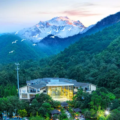 Lutang Hot Spring Resort Hotels near Sanxi Temple