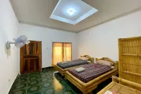 Duyung Rooms & Resto Gerupuk Hotels in Sengkol