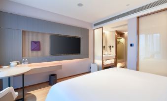 LAVANDEHotel (Wuhan Longhu Tianjie Guangxia Subway Station Branch)