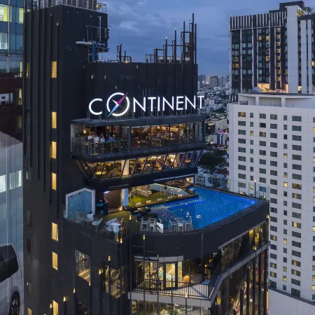 Montraj Continent Bangkok Sukhumvit Отели рядом с достопримечательностью «Торговый центр Terminal 21»