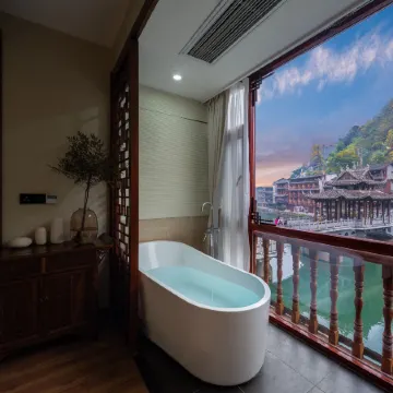 Yu Jiangyue · Natural Aesthetics Designer's View of Tuojiang River Scenery - Holiday Villa
