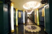 Vienna Hotel (Jishou Railway Station)