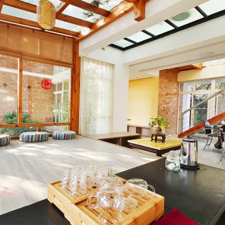Yingyuetan Hotspring Hotel