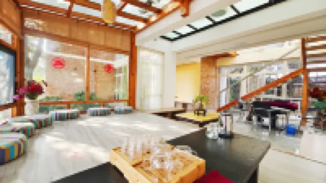 Yingyuetan Hotspring Hotel