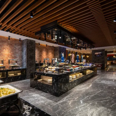 The GiorgioMorandi Hotels (Linyi People's Square Wanxianghui)