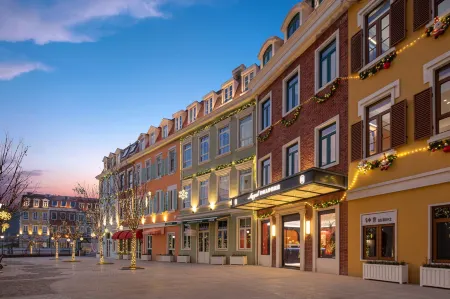 Angel Bell Tower Hotel Отели рядом с достопримечательностью «Huangjiali Ancient Trees»