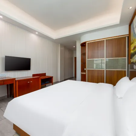 Changfa Business Hotel (Ledong People's Hospital) Hotels in Ledong Li Autonomous County