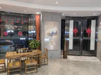 羅蘭·時尚｜AWAKENING·ETHE城際設計師飯店（探十里購物中心店） 桐槐附近的飯店