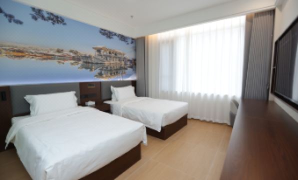 Shili Qingshe (Beijing Chaoyang High-speed Railway Shilipu Subway Station Branch)