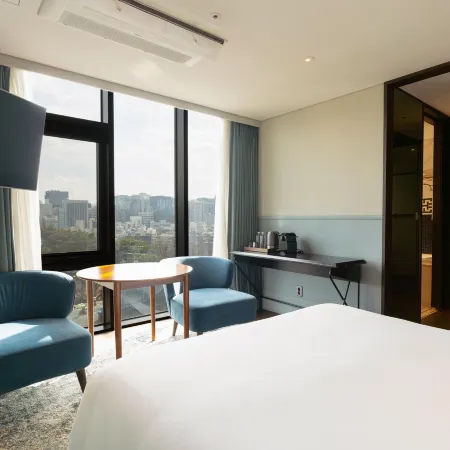 Hotel Crescendo Seoul Отели рядом с достопримечательностью «Станция метро Cheongdam»