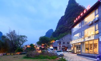 Yingyue Riverside Boutique Homestay