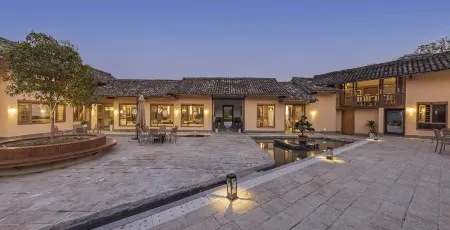 Kanxi Weidu Travel Homestay