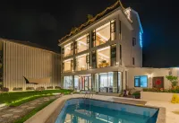 Yiqijian B&B Hotels near Roars Gorge Whitewater Adventure Scenic Tourist
