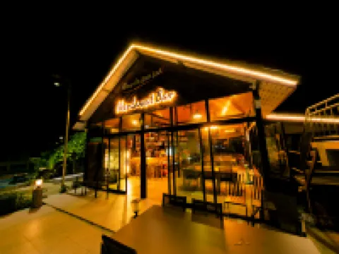 โรงแรม เดอะ นีลวัฒน์ ริเวอร์ไซด์ โรงแรมในอำเภอ พุนพิน