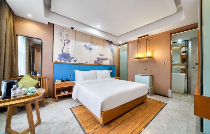 Elong Anyun Hotel (Shanghai Lujiazui Minsheng Road Subway Station)