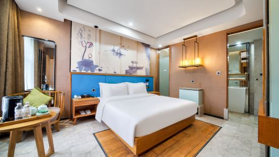 Elong Anyun Hotel (Shanghai Lujiazui Minsheng Road Subway Station)