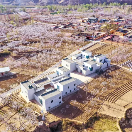 Tang Bo Cloud House