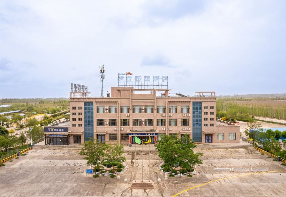 hotel overview picture