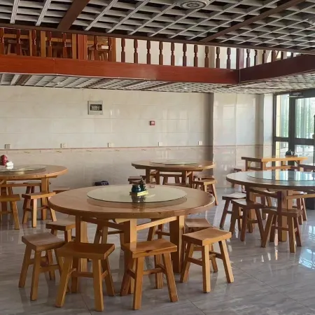 Yanhu Zhixing Pinzhi Hotel