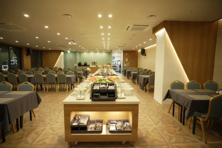 Hotel Air City Jeju Отели рядом с достопримечательностью «Драконный головный рок»