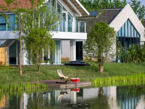 Jiangnan House  Yangcheng Lake
