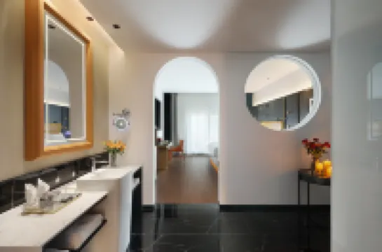 Z Hotel (Shangri-La Dukezong Ancient City) Hotels near Ganden Sumtseling Monastery