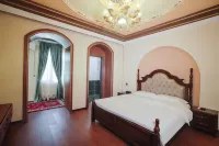 Yining Gonghua Homestay (Kazanqi Folk-custom Tourism Area)
